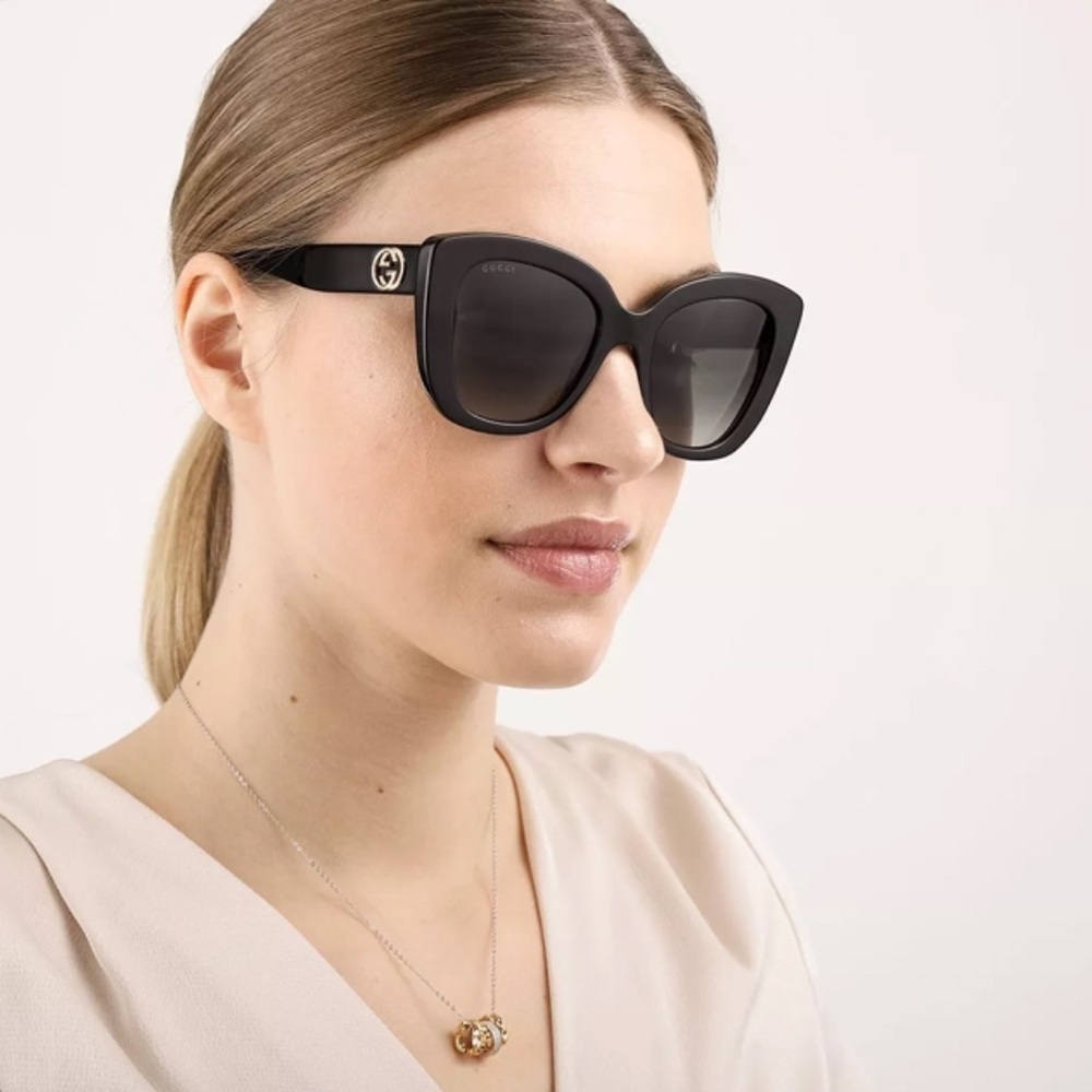 GUCCI Italy GG0327 S Cat Eye Gray Gradient Lens Black Frame Gold Logo Sunglasses - Picture 2 of 16